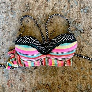 Shade and Shore Aztec Pattern Bikini Top with Tie String Back in Size 34B